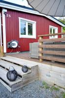 Entire house with hot tub and beachfront - B&B Köping