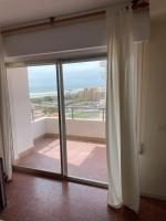 Apartamento de 2 dormitorios con balcón y vistas al mar