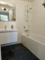 3 pièces proche gare - clim, accès plage à pied - B&B Cagnes-sur-Mer