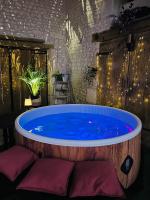 Campagne & SPA en amoureux - Bed and Breakfast Saint-Maurice de Laurençanne