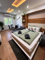 Fehér Balaton Apartman - Ferienwohnung Balatonalmadi