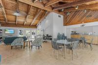 Park Shore Resort Top Floor 2 Bed 2 Bath Sleeps 6 - B&B Naples