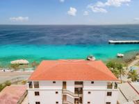 Penthouse on the Bay in Chachacha Beach Apartments - B&B Kralendijk