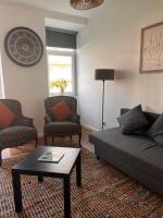 Luxury part of the city - Modern Apartment with Airconditioning - near Subway - Chambres d'hôtes Lisbonne