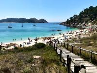 Holiba, Breixo , Piso retro, amplio, a un minuto de la playa, Baiona, Galicia - B&B Baiona