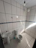 kitinete -01 quarto com cama de casal, banheiro privativo - B&B Trindade