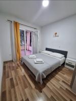 Apartment with Garden View