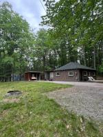 The Higgins Lake Hideaway - Super Cute! - B&B Roscommon