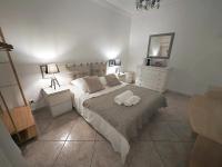 Chambre dans villa avec SDB WC et piscine privée - B&B Champagne-au-Mont-d'Or