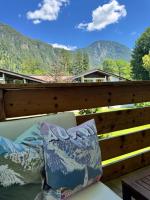 Grubhof Schlosspark, Chalet-Stil mit Pool und Bergblick - Air Conditioner - B&B Sankt Martin bei Lofer
