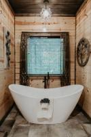 Creek Nest Cabin Hot Tub, Firepit & Lake Life - B&B Broken Bow