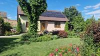 "Jabłonie i grusze" Nice home in a big garden with sauna and wifi - Chambres d'hôtes Piła