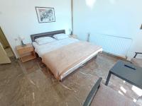 Studio (2 Adults)
