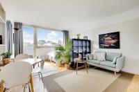 CHAMPS ELYSEES - ARC DE TRIOMPHE - B&B Paris