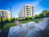 Little Rome - 2 Bedroom Apartment with Garden and Free Parking - Ferienwohnung Trnava