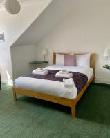 Queen Room with Shared Bathroom