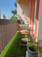 GRAND PARIS, private parking, balcony and metro, 24 hours self checking - B&B Bondy