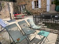 Maison en pierre avec vue imprenable dans le parc naturel du Pilat - B&B Pélussin