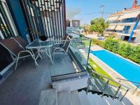 Central Pool Apartments, Delta Hospitality - B&B Ofrynio