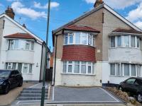 Entire 3 bedroom home in Welling, London, UK - Ferienwohnung Plumstead