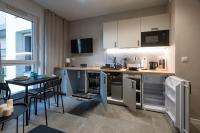Work and Rest Apartment by Fengshui4u, przy Piotrkowskiej, coworking, siłownia, nowy budynek - Chambres d'hôtes Łódź