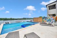 Wave on Wave Haus and Concierge Services - Ferienwohnung Kingsland