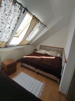 Basic Triple Room with Shared Bathroom