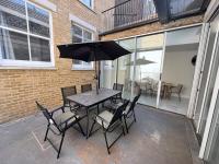 The Grand Royal Kilburn House - 4BR/3BR w Parking - Chambres d'hôtes Londres