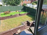 Large double room in pristine house close to Oxford - B&B