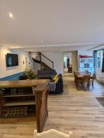 Grande maison de bourg au bord de la rivière - B&B La Séguinière