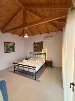 Deluxe One-Bedroom Apartment with Ocean View