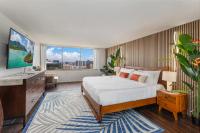 Hawaiian Monarch Penthouse 401 by Hawaii Ocean Club - B&B Honolulu