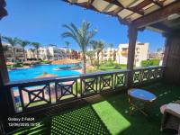 Family Holiday 2 Bedroom Chalet with free Beach & Pool in Sharm, Egypt - Chambres d'hôtes Charm el-Cheikh