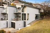 At Home on Hallenstein, entire 3 bedroom townhouse - Chambres d’hôtes Queenstown