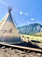 Gorgeous Wild Horse Tipi Near West Yellowstone - B&B Cliff Lake