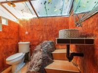 Zimmer mit Queensize-Bett und Gartenblick