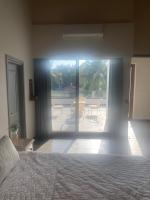 Chambre Lit King-Size avec Balcon