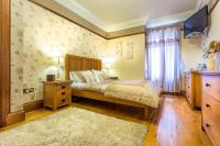 Deluxe King Room with Balcony and Sea View