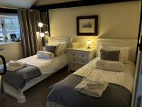 Chambre Lits Jumeaux avec Salle de Bains Privative
