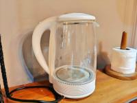 Stylish 3BR Rasuna Apt with Pool, Gym,Wi-Fi, Netflix - B&B Giacarta