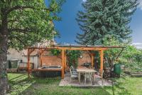 Rodinný apartmán se zahradou a vířivkou - B&B