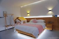 Camera Queen Standard