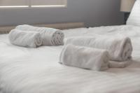 Reading Station - Modern Home with its own Garden Sleeps 6 - B&B Reading