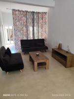 BRIGHT STUDIO GROUND FLOOR cENTRAL 50 SQM WITH COURTYARD - B&B Chóra