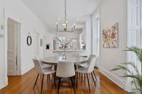Newly Updated Vintage 6 Bedroom Single Family Home home - Chambres d'hôtes Chicago