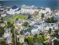 Magnifique appartement 3 étoiles, 2 salles de bain, 2 chambres à coucher, plage, hyper centre, entièrement rénové - B&B Cabourg