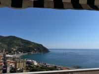 Vintage Ocean View with Fast WI-FI and Elevator to Town - Chambres d’hôtes Levanto