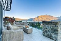 Luxury 3BR Queenstown Retreat with Alpine Views - Bed and Breakfast Queenstown