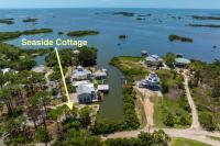 Seaside Cottage- coastal retreat - Bed and Breakfast Cedar Key