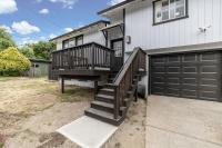 CDA Family Fun Hot Tub, Game Room And More - Bed and Breakfast Coeur d'Alene